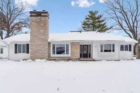 581 Sheridan Rd, Waterloo, IA 50701