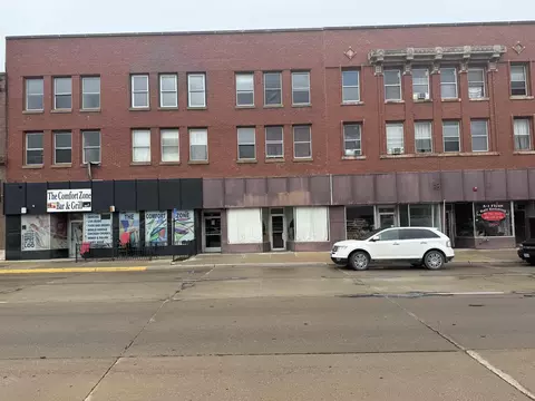 213-223 E 5th, Waterloo, IA 50703