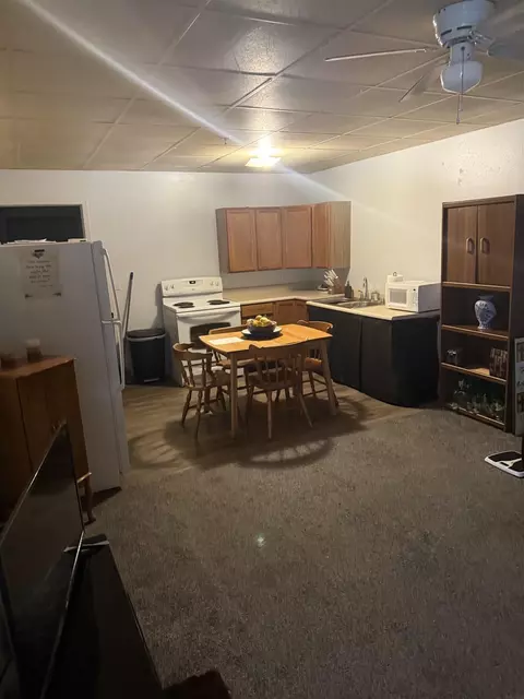 213-223 E 5th, Waterloo, IA 50703 photo 12