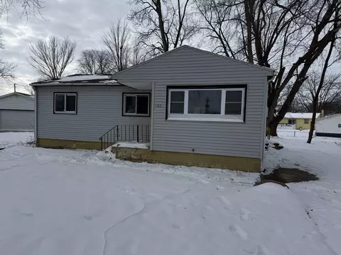 1108 Eleanor Dr, Waterloo, IA 50701