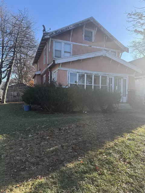 203 Rosebud Ave, Waterloo, IA 50701