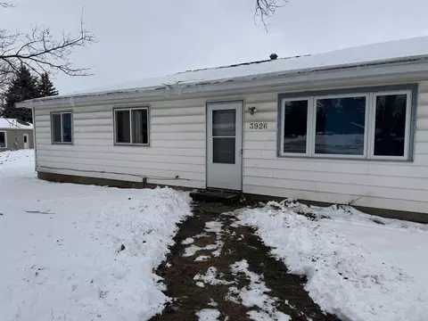3926 Richland Dr, Waterloo, IA 50701