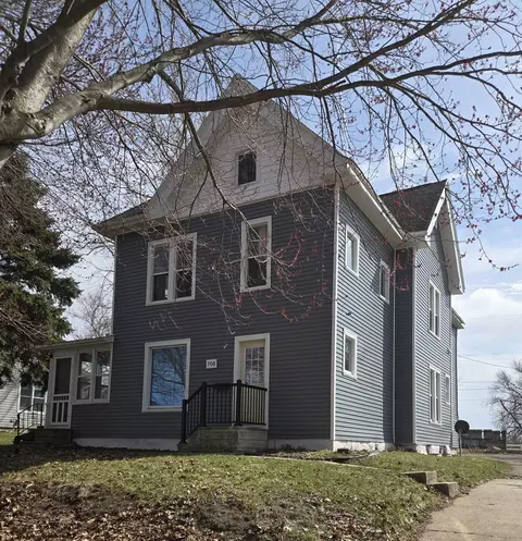 708 Park St, Reinbeck, IA 50669