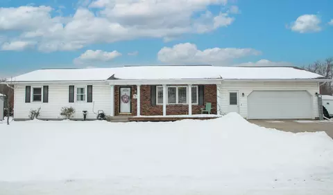 906 Beaver, New Hartford, IA 50660