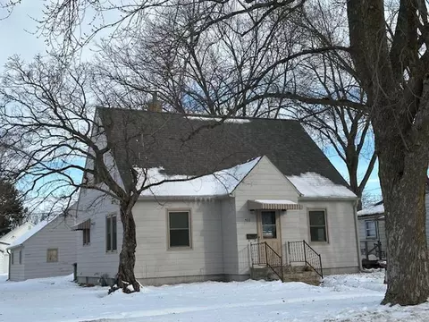 503 8th Ave, Charles City, IA 50616