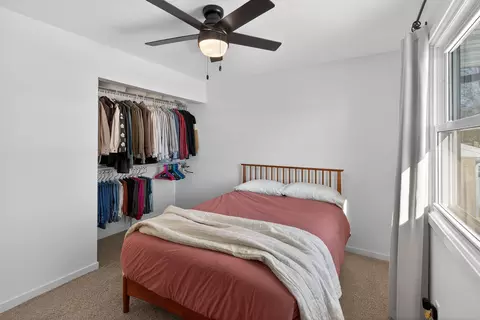Bedroom - 943 Progress Ave, Waterloo, IA 50701 photo 2 of 5