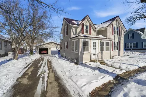 305 I Ave, Grundy Center, IA 50638