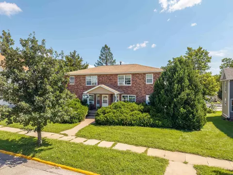 Exterior - 2500 Olive St, Cedar Falls, IA 50613 photo 2 of 2