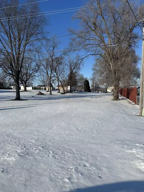 000 Lafayette St, Elk Run Heights, IA 50707