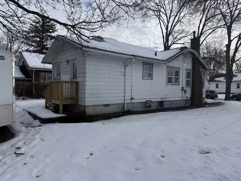 303 E Arlington St, Waterloo, IA 50703