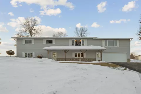 69 NW 16th Ave, Waukon, IA 52172