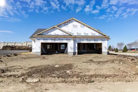1202 Rock Ridge Cir, Waverly, IA 50677