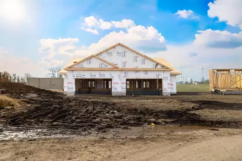 1214 Rock Ridge Cir, Waverly, IA 50677