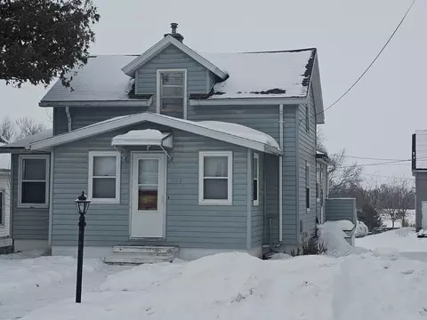109 W 2nd St, Gladbrook, IA 50635