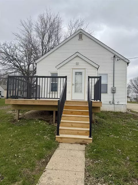 707 E 6th St, Wellsburg, IA 50680
