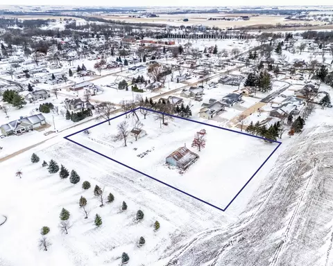 6409 Fenton Rd, Jesup, IA 50648