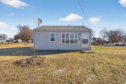 3121 Gilbertville Rd, Waterloo, IA 50707
