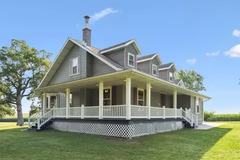 10746 Neon Rd, Maynard, IA 50655