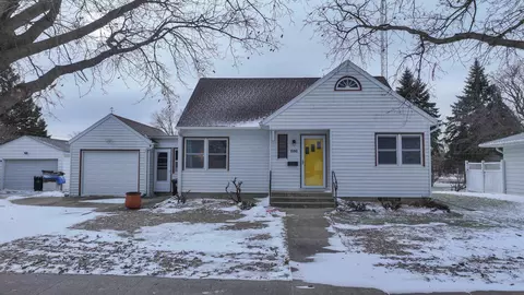 606 4th Ave, Ackley, IA 50601