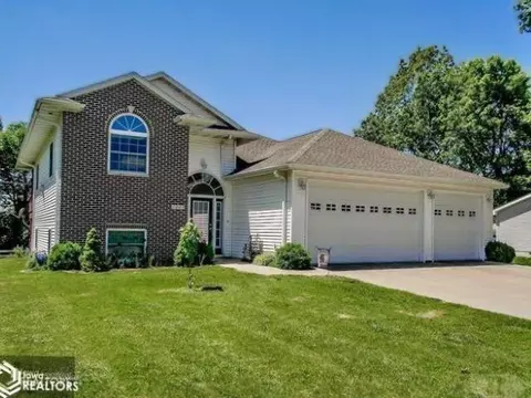 1303 Seymour St, Tama, IA 52339