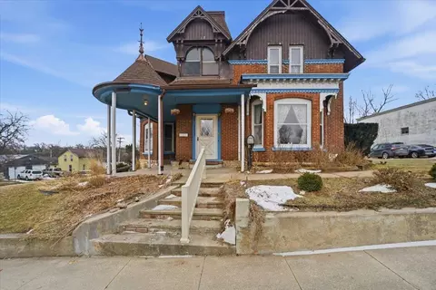 1003 Edgington, Eldora, IA 50627