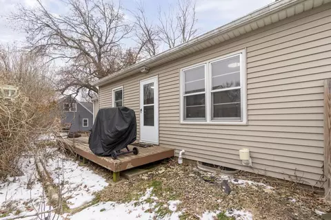 Exterior - 105 Cornwall Ave, Waterloo, IA 50702 photo 6 of 9
