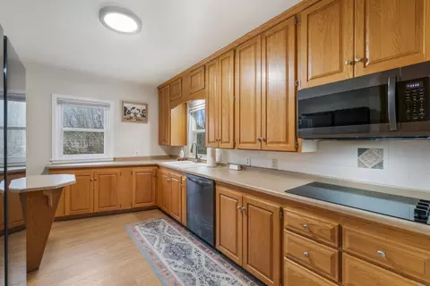 Kitchen - 105 Cornwall Ave, Waterloo, IA 50702 photo 3 of 4