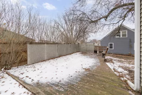 Exterior - 105 Cornwall Ave, Waterloo, IA 50702 photo 7 of 9