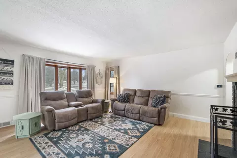 Living - 105 Cornwall Ave, Waterloo, IA 50702 photo 1 of 3