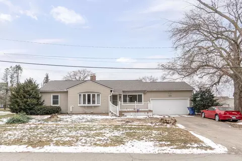 Exterior - 105 Cornwall Ave, Waterloo, IA 50702 photo 2 of 9