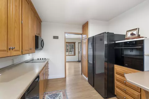 Kitchen - 105 Cornwall Ave, Waterloo, IA 50702 photo 2 of 4