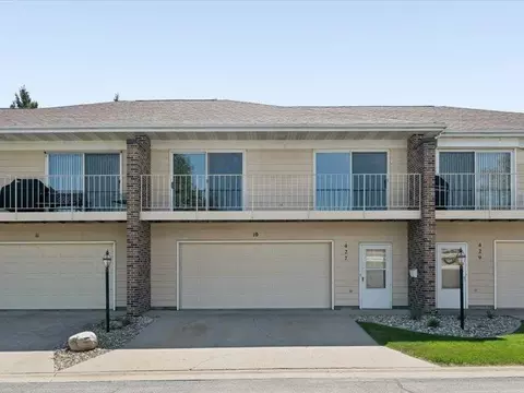 427 SW 8th Ave #10, Waverly, IA 50677