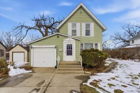 1409 Parkway Ave, Cedar Falls, IA 50613