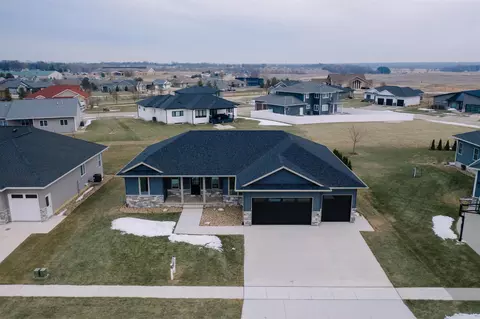4818 Prairie Dock Rd, Cedar Falls, IA 50613