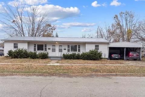 222-224 W Wellington St, Waterloo, IA 50701
