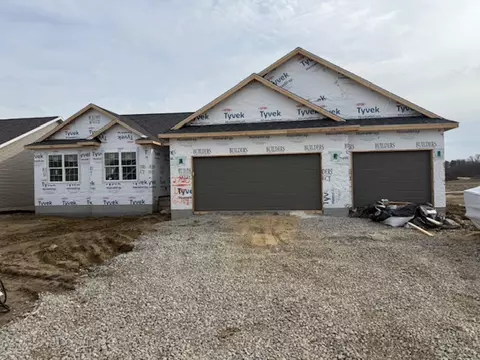 2720 Autumn Woods Dr, Cedar Falls, IA 50613