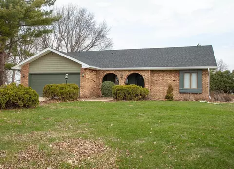 1306 Olympic Dr, Waterloo, IA 50701