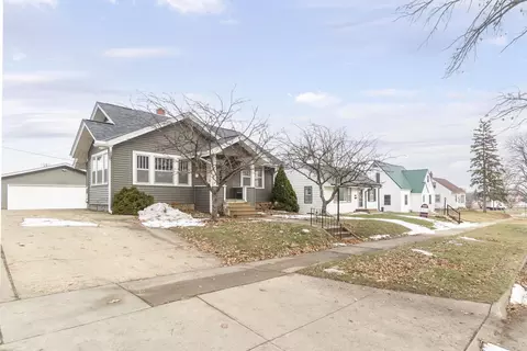 1843 Forest Ave, Waterloo, IA 50702