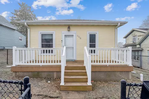403 3rd St, Traer, IA 50675