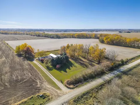 9438 Bryan Rd, La Porte City, IA 50651