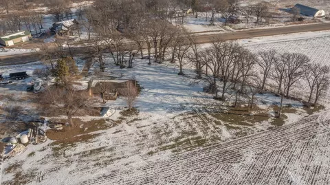 1863 Gilbert St, Charles City, IA 50616