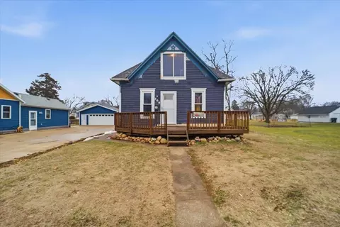 708 Commercial St, La Porte City, IA 50651