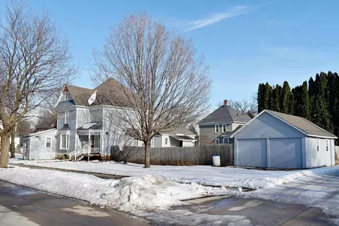 420 N 6th St, Osage, IA 50461