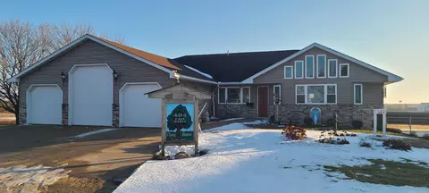 404 E Maple St, Monona, IA 52159