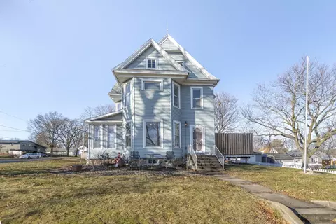821 College St, Cedar Falls, IA 50613