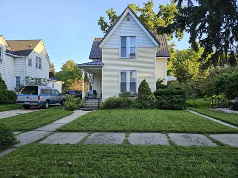 607 E Main St, Decorah, IA 52101 photo 1
