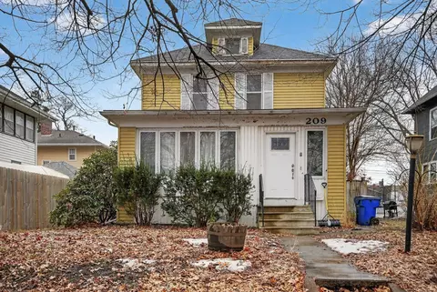 209 Kingsley Ave, Waterloo, IA 50701