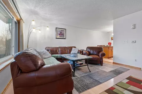 Living - 1002 E Ridgeway Ave, Waterloo, IA 50702 photo 2 of 4