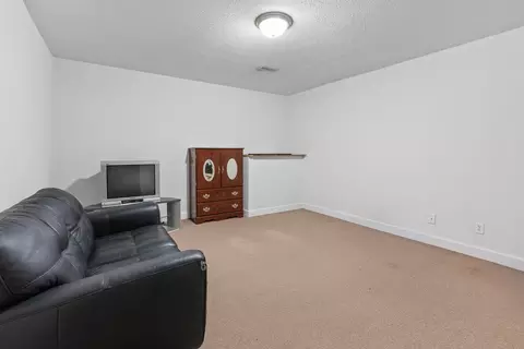 Other - 1002 E Ridgeway Ave, Waterloo, IA 50702 photo 3 of 4