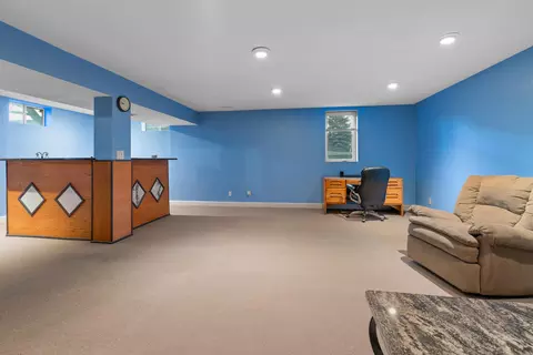 Living - 1002 E Ridgeway Ave, Waterloo, IA 50702 photo 4 of 4
